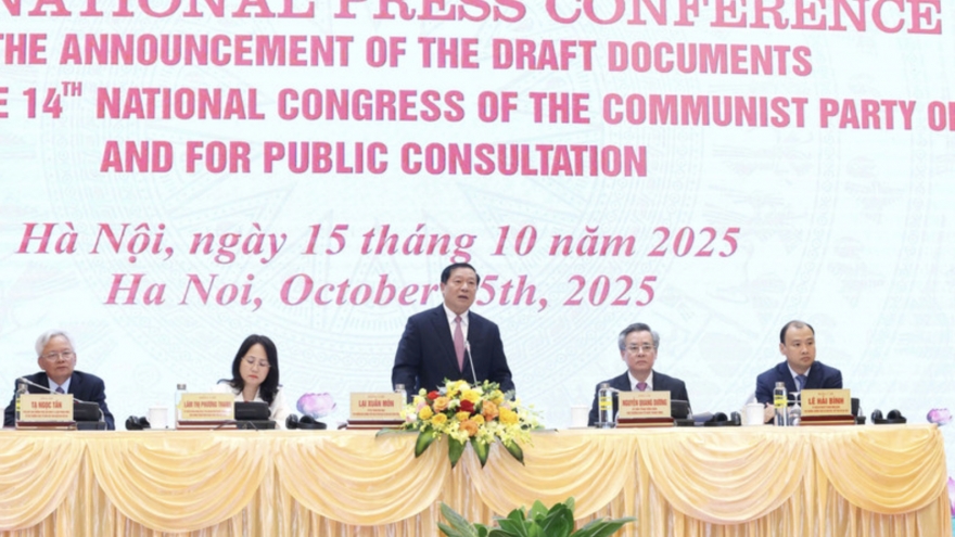 Vietnam seeks input on draft documents for 14th National Party Congress